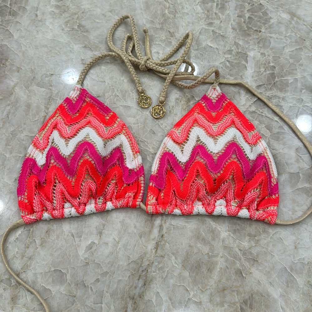 Triangle Top -Luli Fama